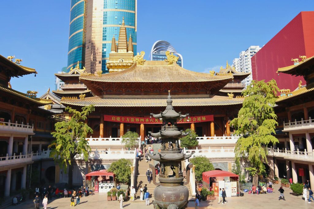 上海の中心部に位置する歴史ある仏教寺院、静安寺